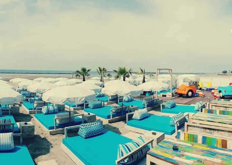 Sun 7 Beach
